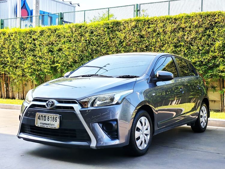 Toyota Yaris 2015 1.2 E Sedan เบนซิน ไม่ติดแก๊ส เกียร์อัตโนมัติ เทา รูปที่ 2