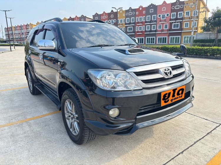 Toyota Fortuner 2005 3.0 V 4WD Utility-car ดีเซล ไม่ติดแก๊ส เกียร์อัตโนมัติ ดำ รูปที่ 2