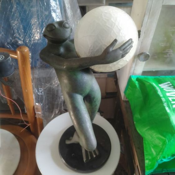 โคมไฟทองเหลือง