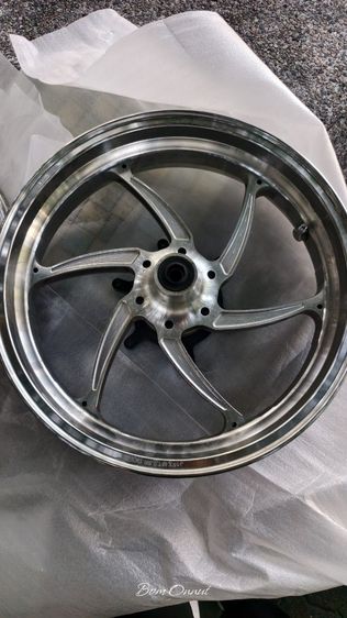 ขายล้อแม็กอลูมิเนียม ยี่ห้อ racing power ใส่ Honda ADV350 หรือ forza มีแกนล้อหน้าไปให้ครับ
สินค้าตามรูปภาพเลยครับ
ล้อหลังมีตำหนิรอยร้าวนิดหน่อยแต่ใส่ไม่เป็นไรครับ
นัดรับได้แถวสุขุมวิทซอย 19
ราคา3500 รส รูปที่ 5