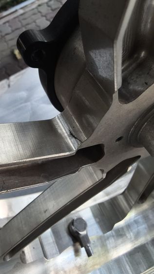 ขายล้อแม็กอลูมิเนียม ยี่ห้อ racing power ใส่ Honda ADV350 หรือ forza มีแกนล้อหน้าไปให้ครับ
สินค้าตามรูปภาพเลยครับ
ล้อหลังมีตำหนิรอยร้าวนิดหน่อยแต่ใส่ไม่เป็นไรครับ
นัดรับได้แถวสุขุมวิทซอย 19
ราคา3500 รส รูปที่ 7