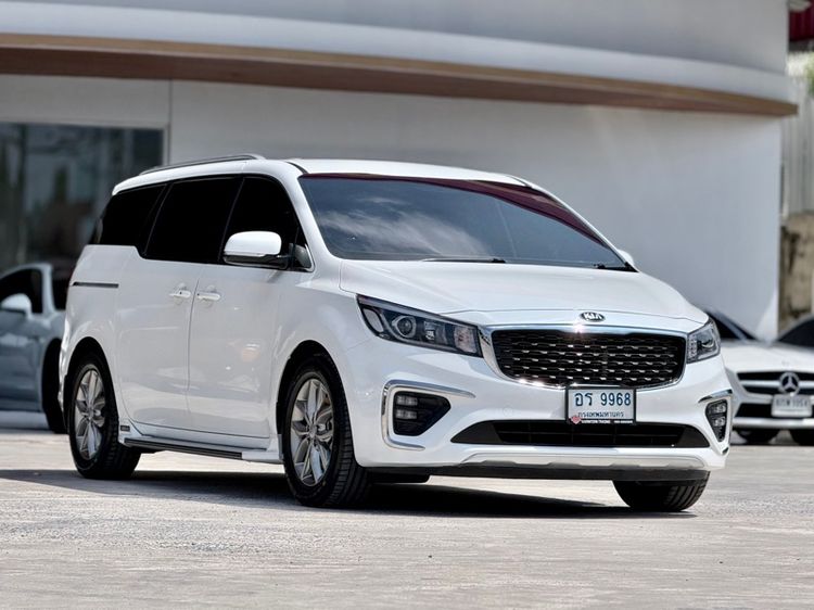 รถ Kia Grand Carnival 2.2 EX สี ขาว