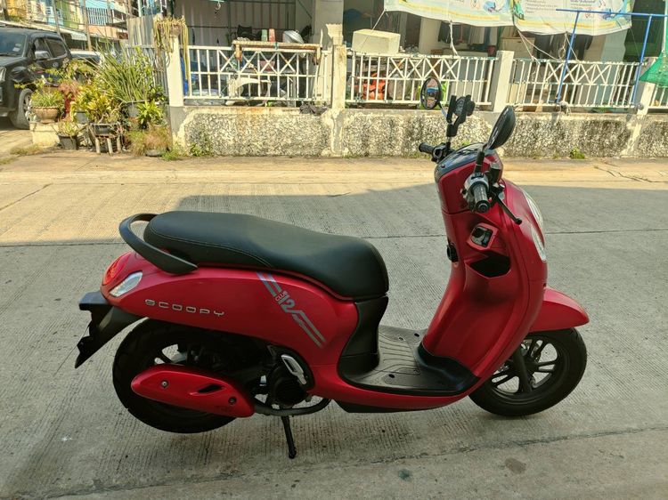 🛵ยังไงก็ขาย SCOOPY-i ปี 65 เครื่องดี สีสวย สตาร์ทมือ กุญแจรีโมท เล่มชุดโอนครบ+เปลี่ยนถ่ายน้ำมันเครื่องฟรี ส่งฟรี30 ก.ม รูปที่ 3