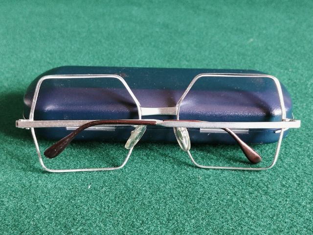 ขอขายกรอบแว่นตาวินเทจหายากแบรนด์ Ted lapidus รุ่น T 407 Meridienne made in France แท้ ขนาด 52-16-135มม. วัตถุเป็นสแตนเลสชนิดเบา รูปที่ 8