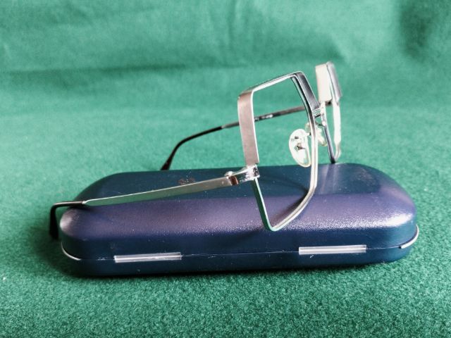 ขอขายกรอบแว่นตาวินเทจหายากแบรนด์ Ted lapidus รุ่น T 407 Meridienne made in France แท้ ขนาด 52-16-135มม. วัตถุเป็นสแตนเลสชนิดเบา รูปที่ 4