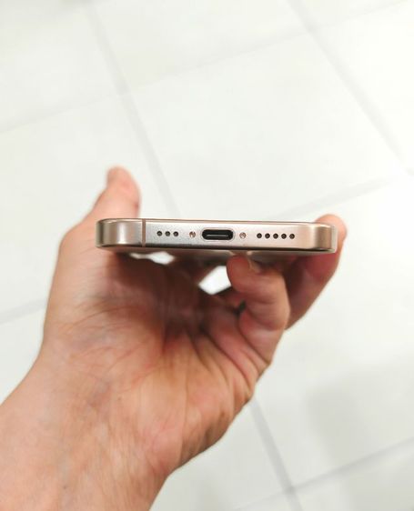 I Phone 16 pro 256 Desert Titanium รูปที่ 5