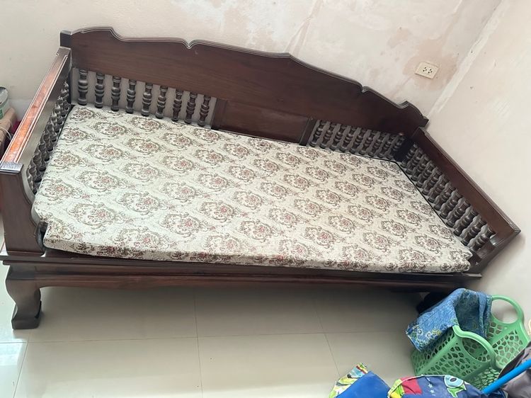 เตียง แหย่ง ไม้สัก