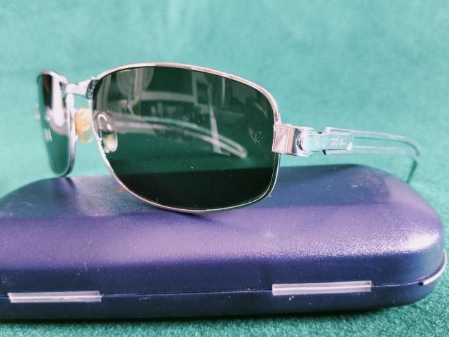 ขอขายแว่นกันแดดวินเทจยุค 90 แบรนด์ Rayban ทรงรียาว ปั้ม RB งาน Italy กระจกสีจะออกเขียวเย็นตาเป็นชนิดแก้วสภาพยังใหม่วัตถุเป็นชนิดสแตนเลส รูปที่ 4