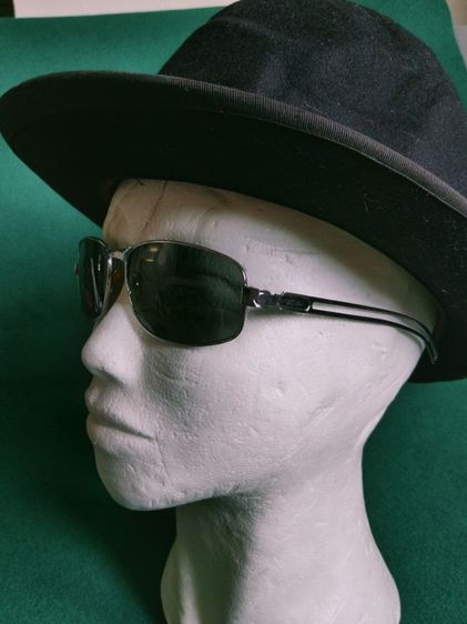 ขอขายแว่นกันแดดวินเทจยุค 90 แบรนด์ Rayban ทรงรียาว ปั้ม RB งาน Italy กระจกสีจะออกเขียวเย็นตาเป็นชนิดแก้วสภาพยังใหม่วัตถุเป็นชนิดสแตนเลส รูปที่ 2