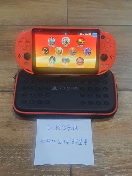 Sony อื่นๆ เชื่อมต่อไร้สายได้ psvita 2000 สภาพสวยมาก  มีเครื่อง เมม64g กระเป๋า horiแท้  แปลงแล้ว  โหลดเกมเพิ่มเองได้เลย  เครื่องสวยจัด ติดกันรอยหน้าจอ และ หลังเครื่อง อนา