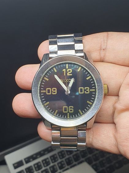 Nixon corporal ss black สภาพสวย ของครบ กล่อง และ ข้อสาย  ของอยู่สุทธิสาร ส่งต่อ 2,500 บาท สนใจทัก inbox หรือ 094-217-8717 อิฐ