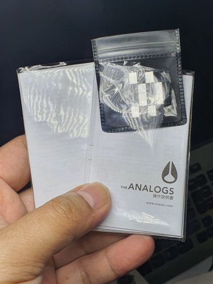 Nixon corporal ss black สภาพสวย ของครบ กล่อง และ ข้อสาย  ของอยู่สุทธิสาร ส่งต่อ 2,500 บาท สนใจทัก inbox หรือ 094-217-8717 อิฐ รูปที่ 3