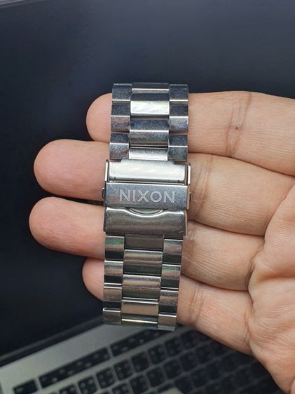 Nixon corporal ss black สภาพสวย ของครบ กล่อง และ ข้อสาย  ของอยู่สุทธิสาร ส่งต่อ 2,500 บาท สนใจทัก inbox หรือ 094-217-8717 อิฐ รูปที่ 2