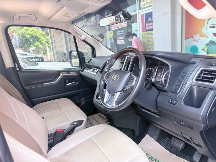 Toyota Majesty 2020 2.8 Premium Van เบนซิน เกียร์อัตโนมัติ ดำ รูปที่ 4