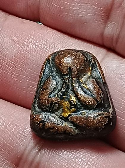 พระปิดตาเนื้อผงคลุกรัก หลวงปู่ภู่ วัดนอก จ.ชลบุรี รุ่นเเรก สภาพสวย เนื้อจัดเก่า พระมรดกเก็บเก่า ได้เหมาจากบ้านเก่าแถวย่านพานทอง เเบ่งปันมา รูปที่ 9