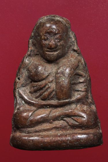 พระหลวงพ่อเงินเนื้อดินสวยๆค่ะเก่าค่ะ