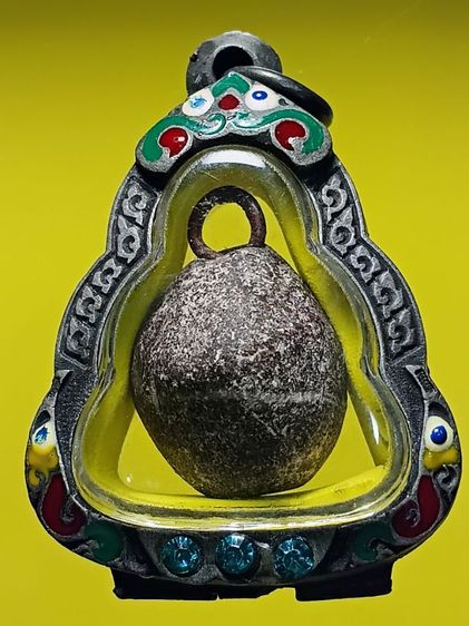 ลูกสะกด หลวงพ่อไล้ วัดเขายี่สาร รุ่นเเรก จ.สมุทรสงคราม สภาพสวยมาก ไม่ผ่านการใช้ พบน้อย หาชมยาก น่าใช้มากครับ