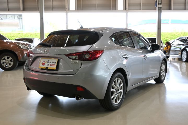 Mazda Mazda3 2015 2.0 S Sports Sedan เบนซิน ไม่ติดแก๊ส เกียร์อัตโนมัติ บรอนซ์เงิน รูปที่ 4
