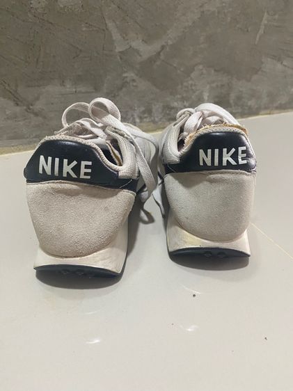 รองเท้าผ้าใบ Nike มือสอง รูปที่ 2