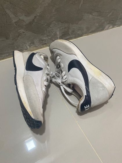 รองเท้าผ้าใบ Nike มือสอง