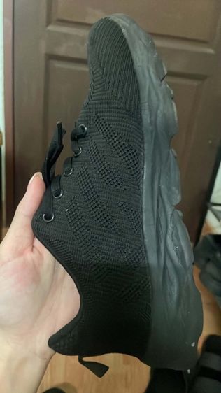 รองเท้าผ้าใบสีดำ รูปที่ 3