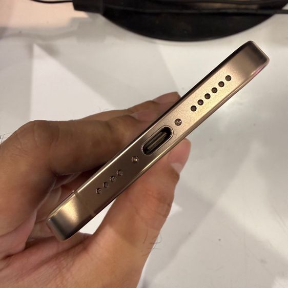 iphone16pro max 512gb สีdesert titanium เครื่องศูนย์ไทย สุขภาพแบตเตอรี่ 99เปอร์เซ็นต์ รูปที่ 4