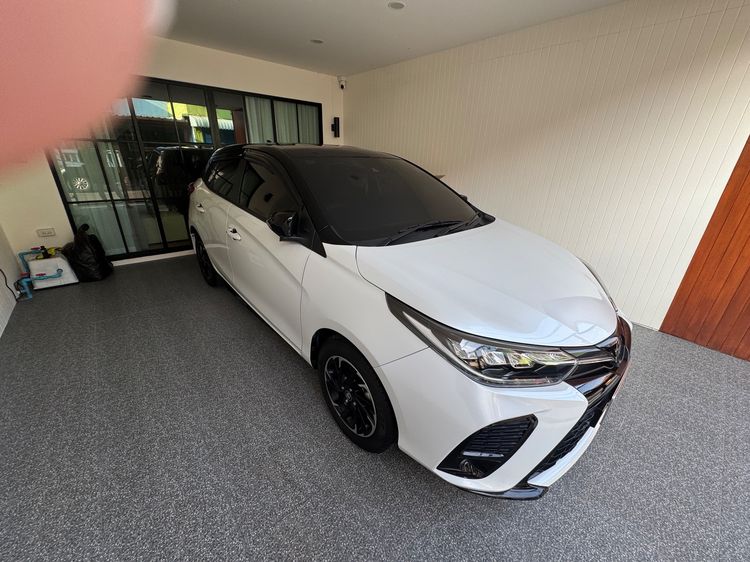 Toyota Yaris 2022 1.2 Sport Premium Sedan เบนซิน ไม่ติดแก๊ส เกียร์อัตโนมัติ ขาว รูปที่ 2