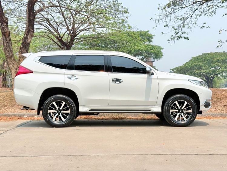 Mitsubishi Pajero Sport 2017 2.4 GT Premium Utility-car ดีเซล เกียร์อัตโนมัติ ขาว รูปที่ 3