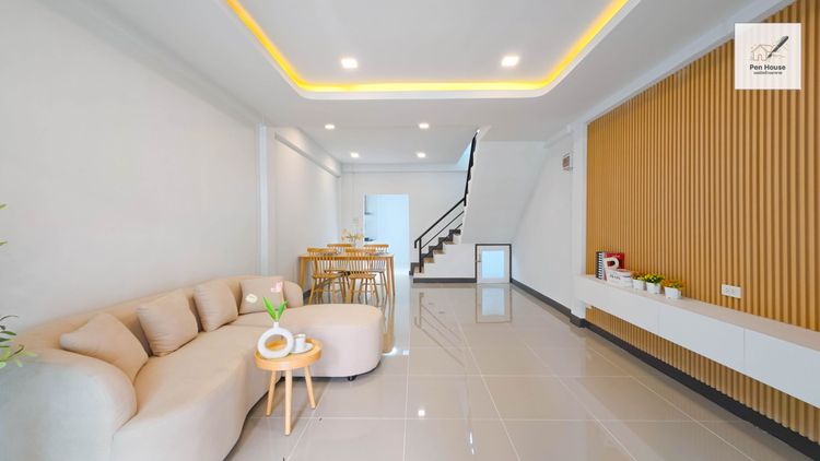 มีบางส่วน  ขาย ทาวน์เฮ้าส์ 2 ชั้น หมู่บ้านมโนรมย์ 4  เฟอร์นิเจอร์ครบ หิ้วกระเป๋าเข้าอยู่ได้เลย รูปที่ 3