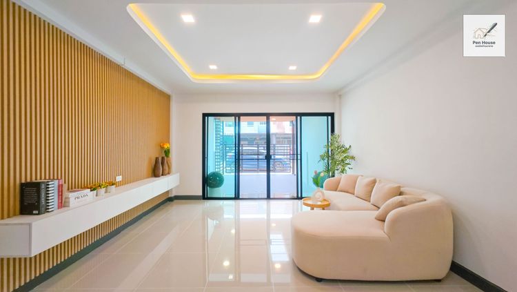 มีบางส่วน  ขาย ทาวน์เฮ้าส์ 2 ชั้น หมู่บ้านมโนรมย์ 4  เฟอร์นิเจอร์ครบ หิ้วกระเป๋าเข้าอยู่ได้เลย รูปที่ 4