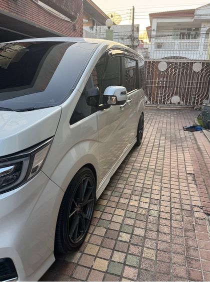 Honda Stepwagon 2020 2.0 Hybrid Van ไฮบริด ไม่ติดแก๊ส เกียร์อัตโนมัติ ขาว รูปที่ 3