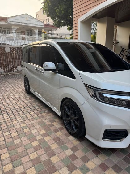 Honda Stepwagon 2020 2.0 Hybrid Van ไฮบริด ไม่ติดแก๊ส เกียร์อัตโนมัติ ขาว รูปที่ 2