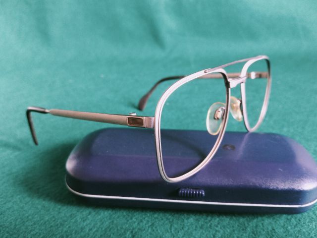 ขอขายกรอบแว่นตาวินเทจจากแบรนด์ Atrio รุ่น a 329 col 231 made in Germany ขนาด 56-18-135มม.ทรง Aviator วัตถุคล้าย titanium น้ำหนักเบา รูปที่ 5