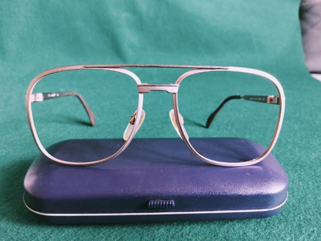 ขอขายกรอบแว่นตาวินเทจจากแบรนด์ Atrio รุ่น a 329 col 231 made in Germany ขนาด 56-18-135มม.ทรง Aviator วัตถุคล้าย titanium น้ำหนักเบา รูปที่ 3