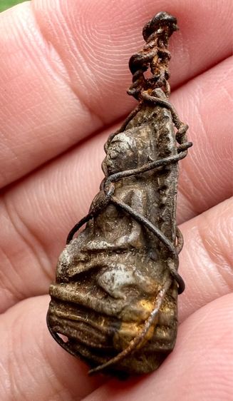 พระรอด วัดมหาวัน พิมพ์ใหญ่  รูปที่ 9