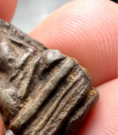 พระรอด วัดมหาวัน พิมพ์ใหญ่  รูปที่ 18