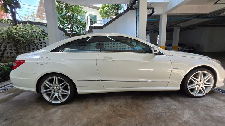 Mercedes-Benz E-Class 2012 E200 Sedan เบนซิน ไม่ติดแก๊ส เกียร์อัตโนมัติ ขาว รูปที่ 4