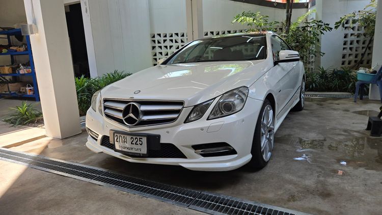 รถ Mercedes-Benz E-Class E200 สี ขาว