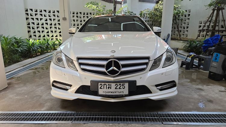 Mercedes-Benz E-Class 2012 E200 Sedan เบนซิน ไม่ติดแก๊ส เกียร์อัตโนมัติ ขาว รูปที่ 2