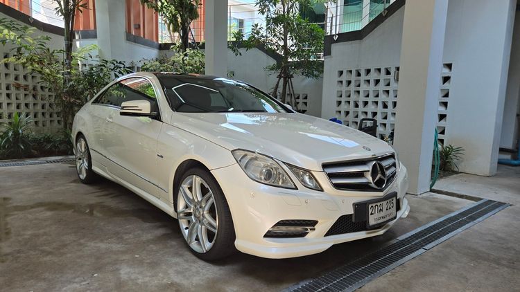 Mercedes-Benz E-Class 2012 E200 Sedan เบนซิน ไม่ติดแก๊ส เกียร์อัตโนมัติ ขาว รูปที่ 3