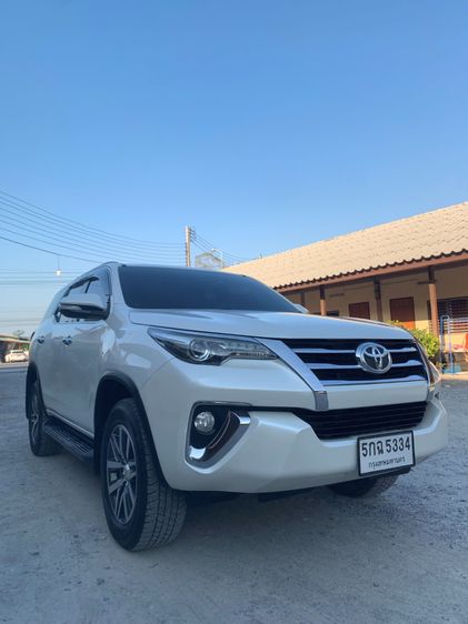 Toyota Fortuner 2016 2.4 V Utility-car ดีเซล เกียร์อัตโนมัติ ขาว รูปที่ 2