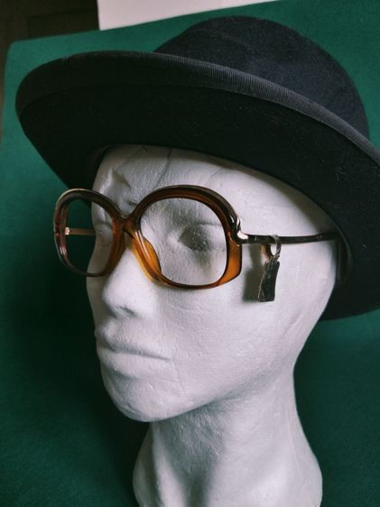ขอขายกรอบแว่นตาหญิงวินเทจแบรนด์ Marwitz รุ่น 6064 portrait.made in Germany แท้ ขนาด 50-14-130มม.ก้านมีหุ้มทองสภาพไม่ผ่านการใช้งานเก่าเก็บ