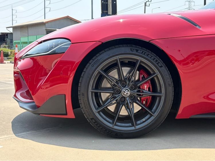 Toyota Supra 2024 3.0 GR Sedan เบนซิน เกียร์ธรรมดา แดง รูปที่ 4