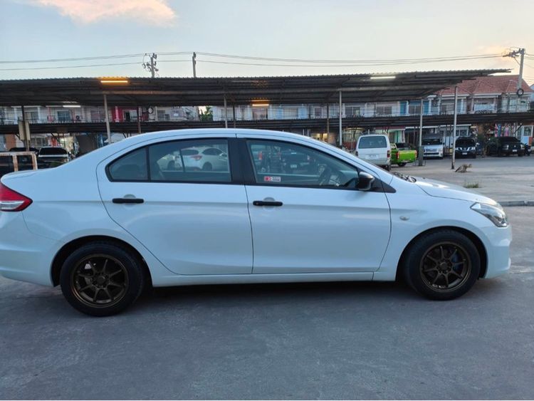 Suzuki Ciaz 2017 1.2 GA Sedan เบนซิน เกียร์ธรรมดา ขาว รูปที่ 4