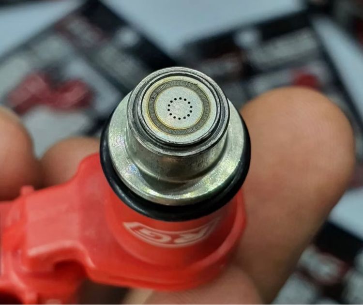 หัวฉีด xmax300 ยี่ห้อ RG สีแดง 14รูเบอร์ 350ccและยี่ห้อckสีนำ้เงินเบอร์ 520cc. รูปที่ 2