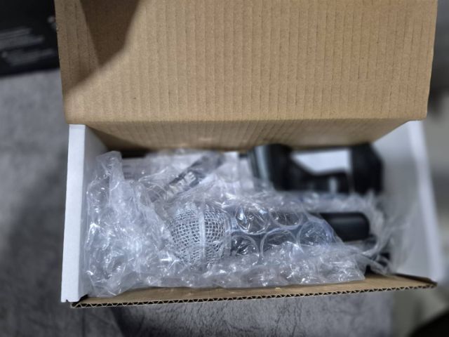 SHURE  SM58-LC
ของมหาจักรแท้  ของใหม่ ไม่เคยผ่านการใช้งาน 
ขายตัวละ  3500 บาท