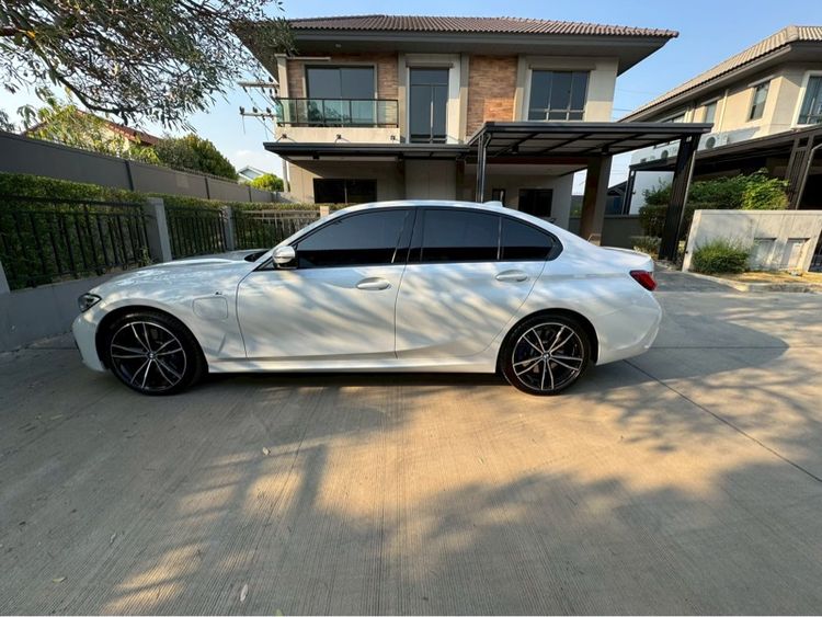 BMW Series 3 2020 330e Sedan เบนซิน เกียร์อัตโนมัติ ขาว รูปที่ 3