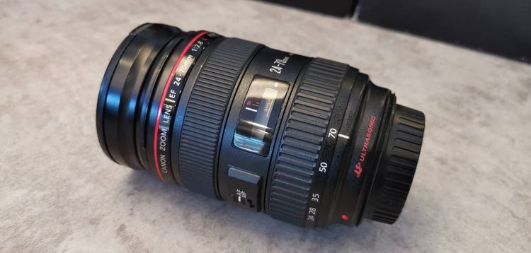 ชายเลนส์24-70f2.8L รูปที่ 6