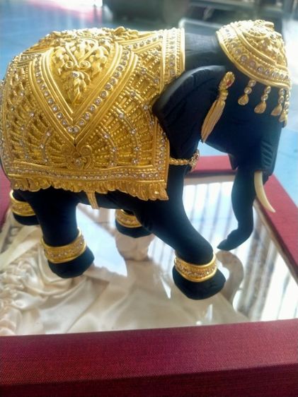 ช้างไม้แกะสลักลงสีทอง รูปที่ 2