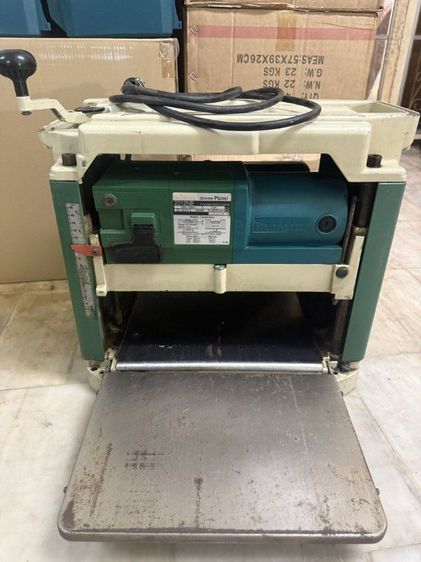 เเท่นไสไม้makita 2012nb